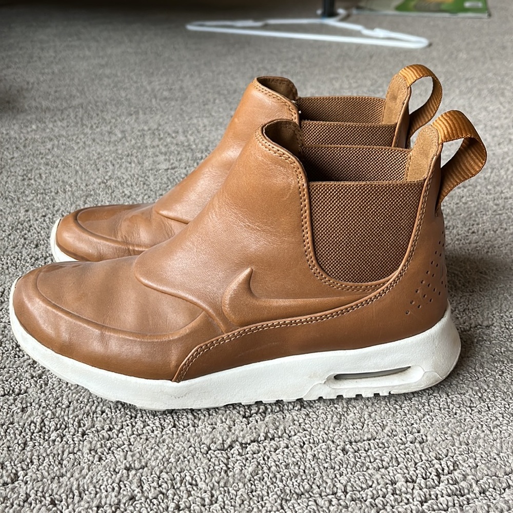 NIKE air max Thea mid